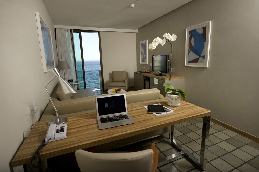 Centro de negocios en la habitación