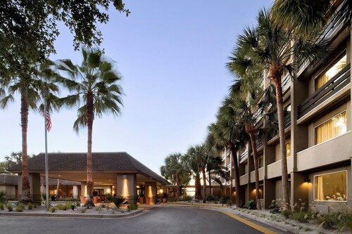 Holiday Inn Resort Beach House, an IHG Hotel