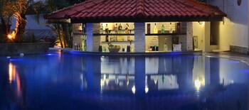 Poolside Bar