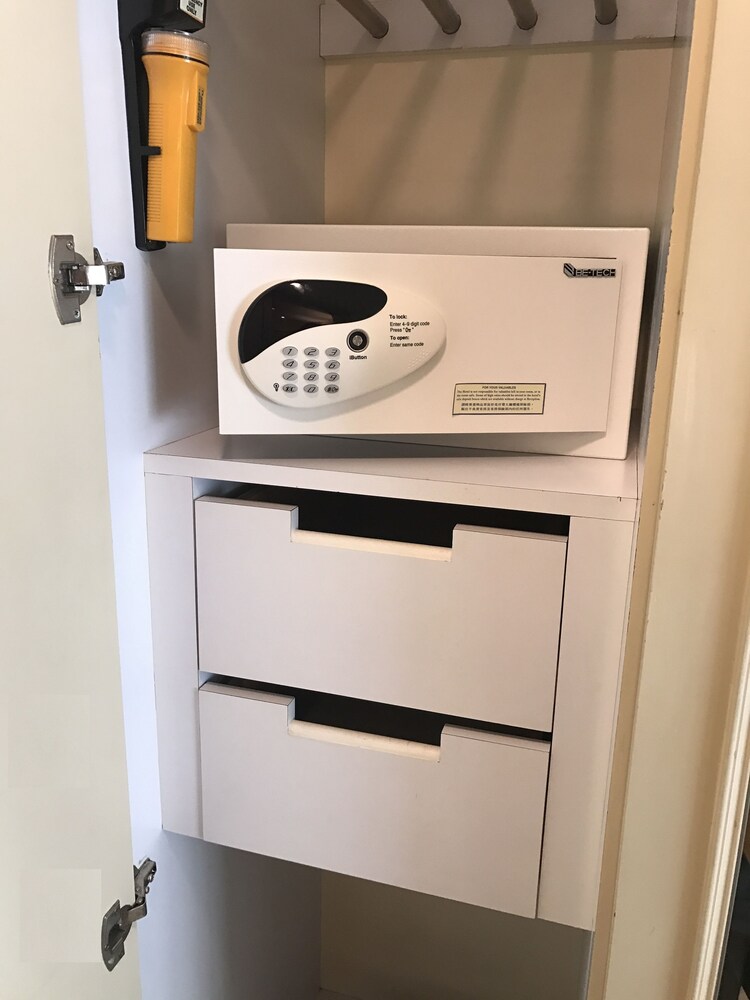 Caja fuerte en la habitación