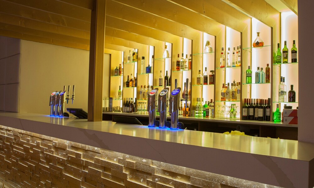Hotel Bar