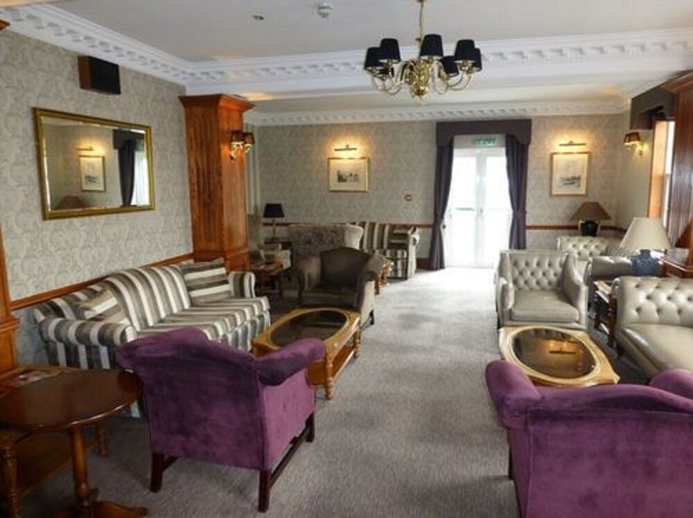 Hotel Lounge
