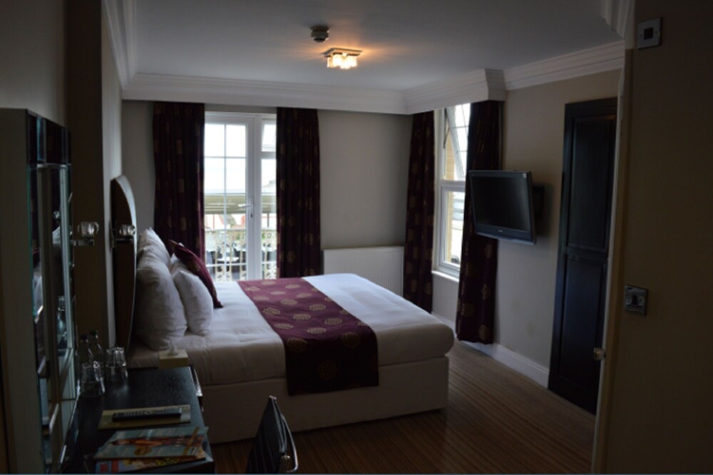 Guestroom