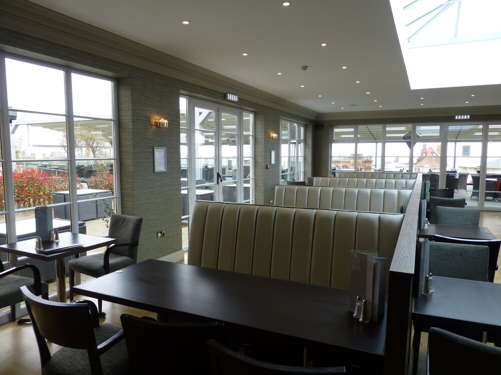 Hotel Bar