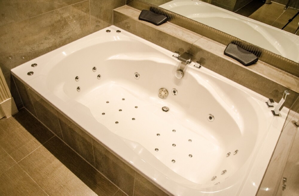 Jetted Tub