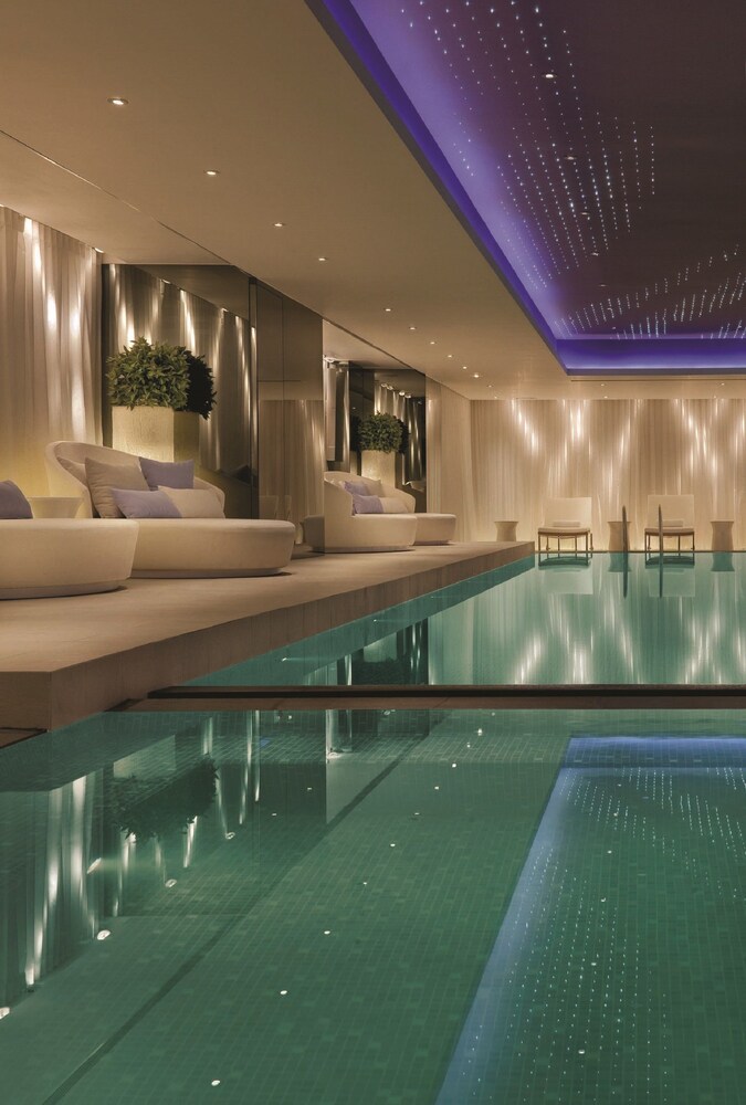 Indoor pool, The Mira Hong Kong Hotel