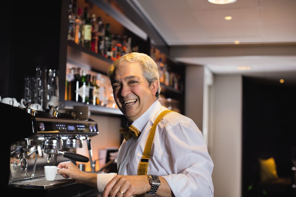 Hotel Bar