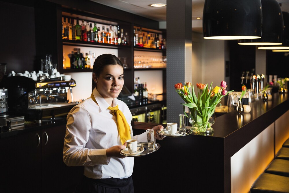 Hotel Bar