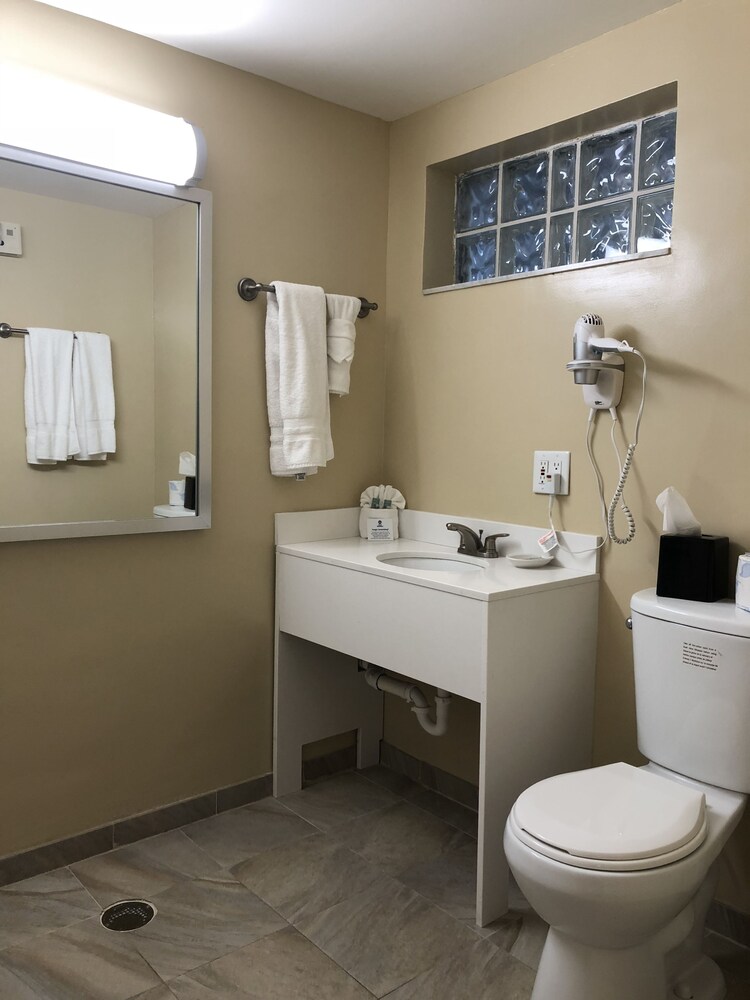 Bathroom, Best Western On the Bay Inn & Marina