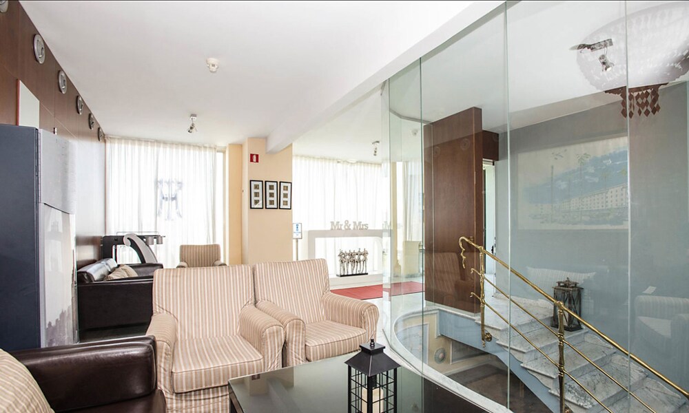 Hotel Bar