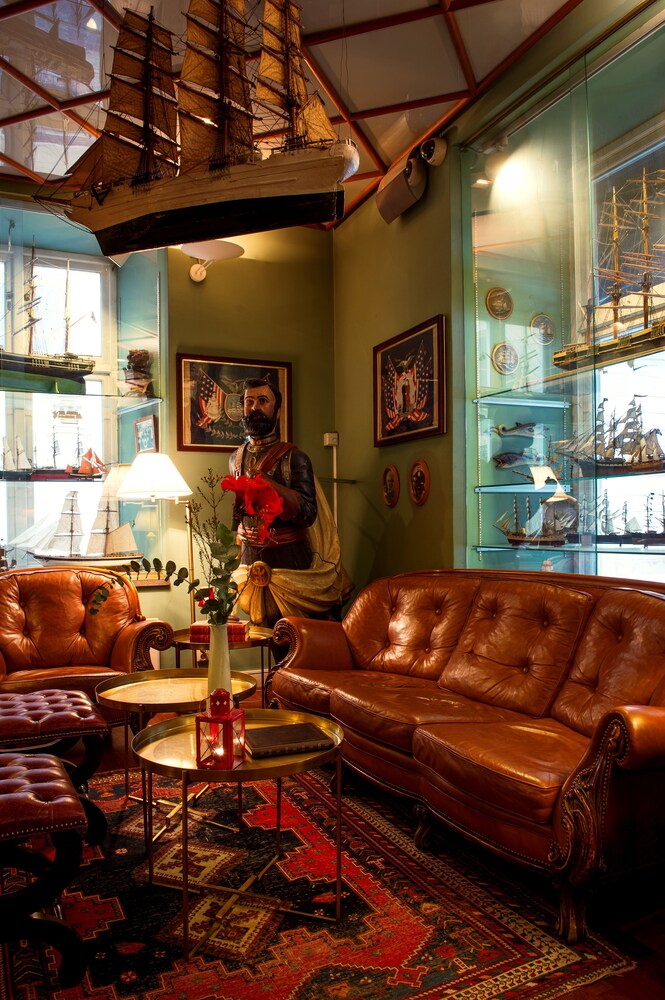 Executive Lounge