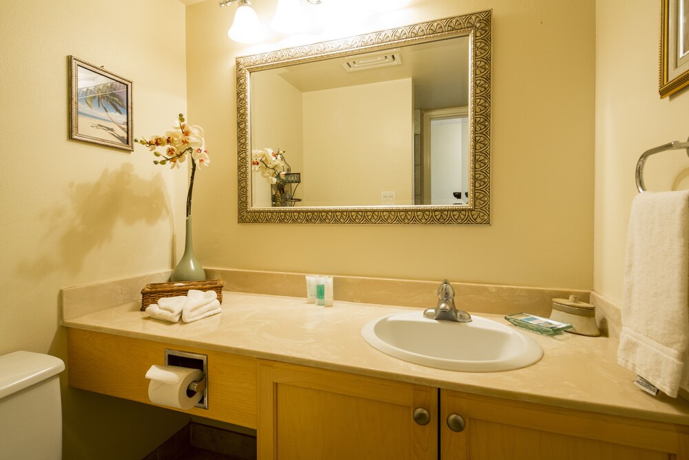 Suite, 1 Bedroom, 2 Bathrooms, Partial Ocean View - Bathroom