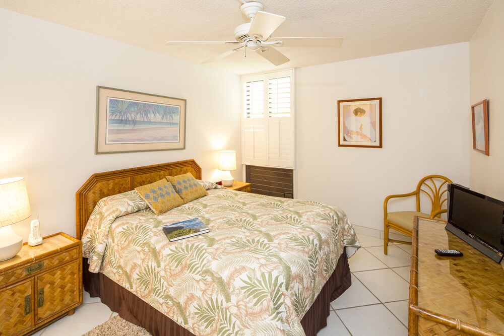 Suite, 1 Bedroom, 2 Bathrooms, Partial Ocean View - Guestroom