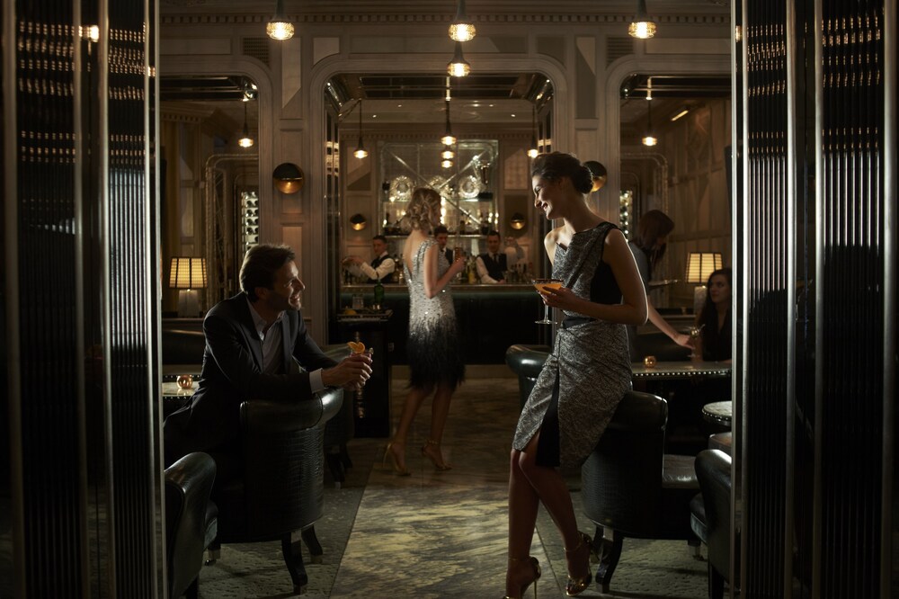 Hotel Bar