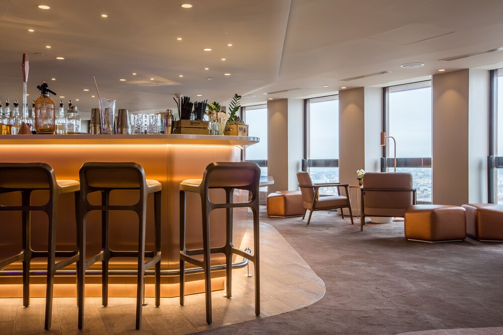 Hotel Bar