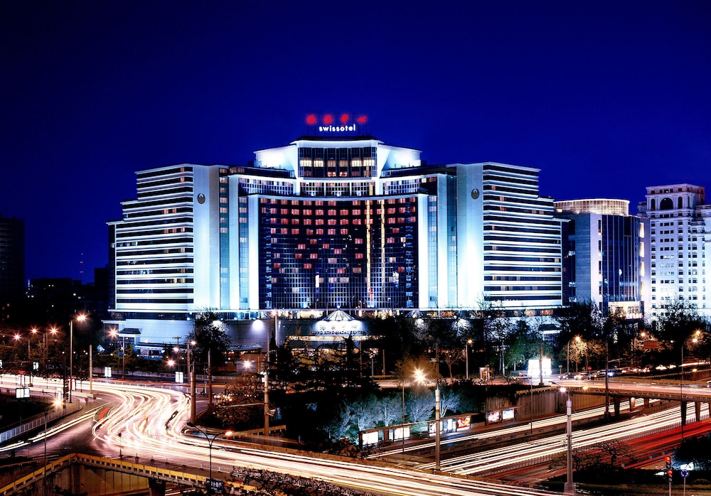 Hotel Front - Evening/Night