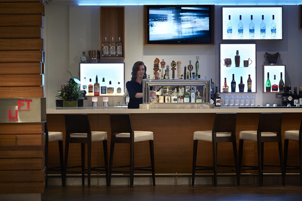 Hotel Bar