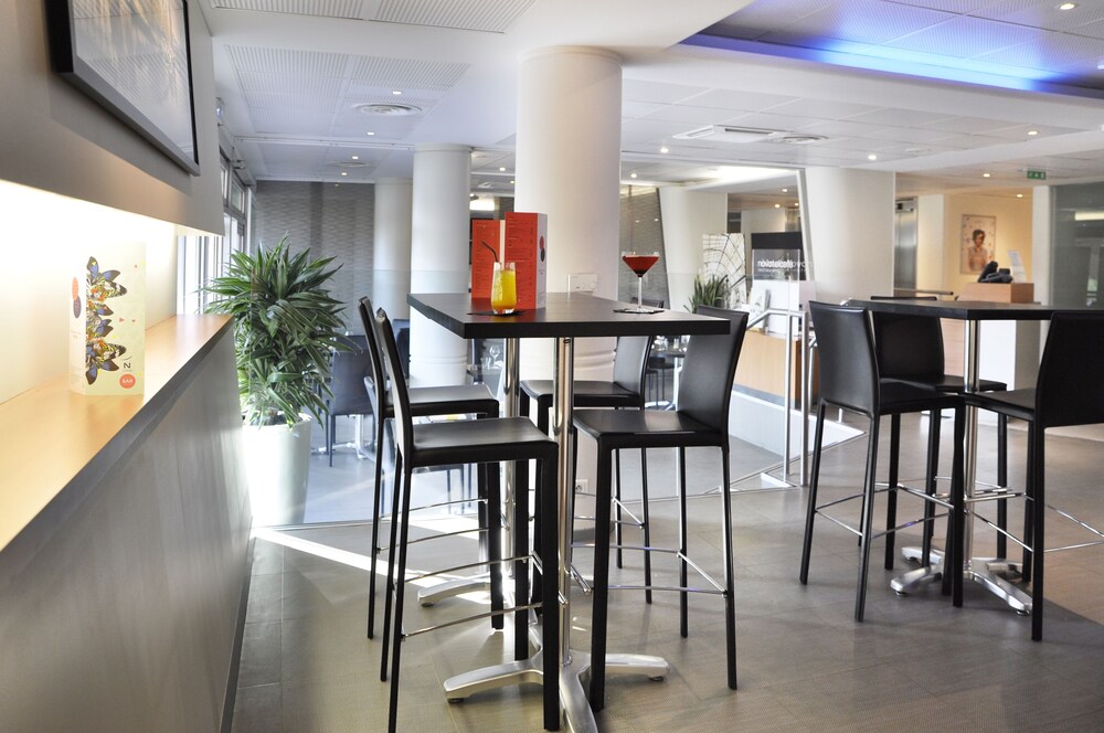 Hotel Lounge