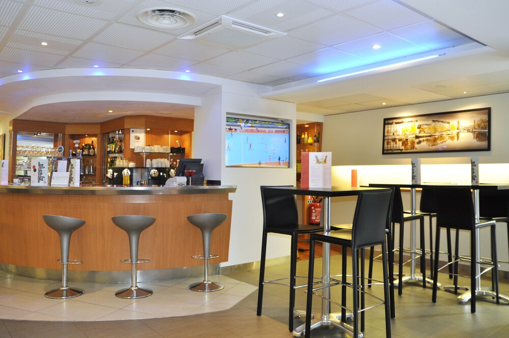 Hotel Lounge