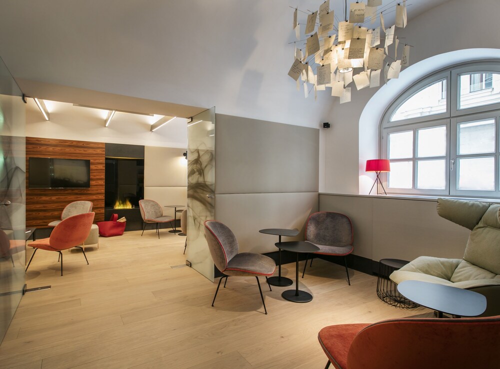 Hotel Lounge