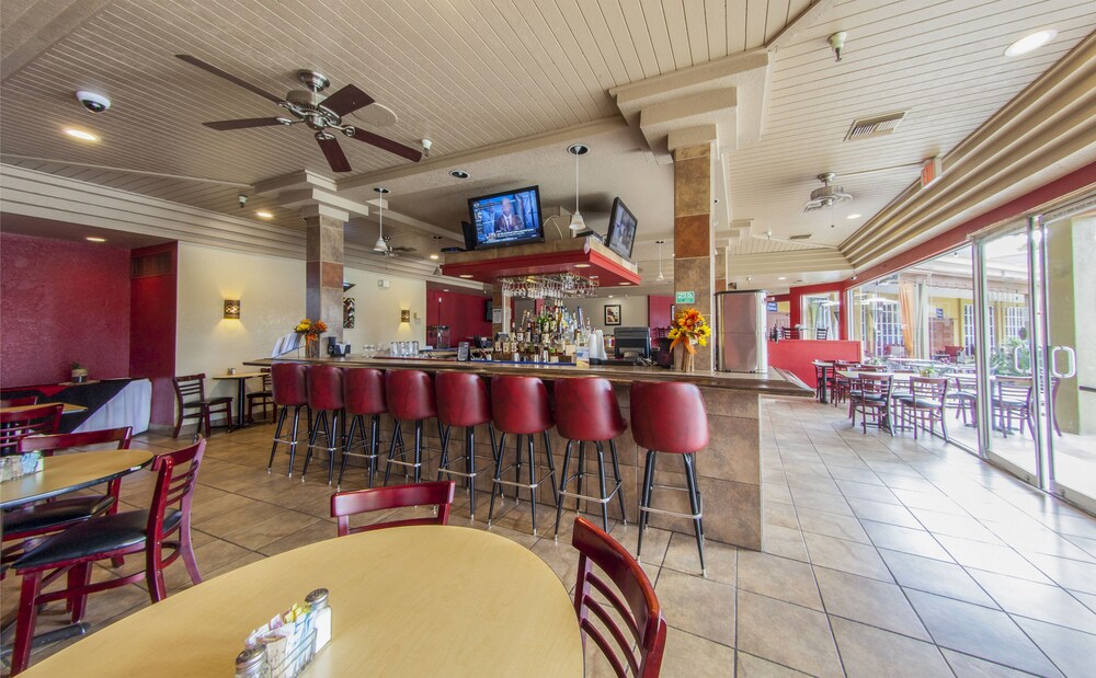 Hotel Bar