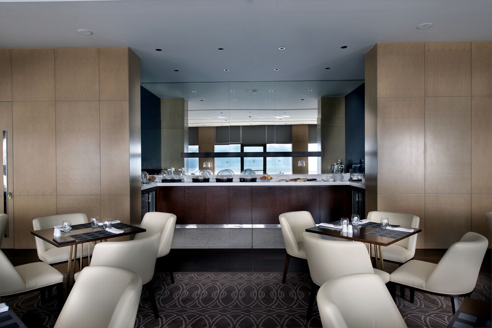 Executive Lounge
