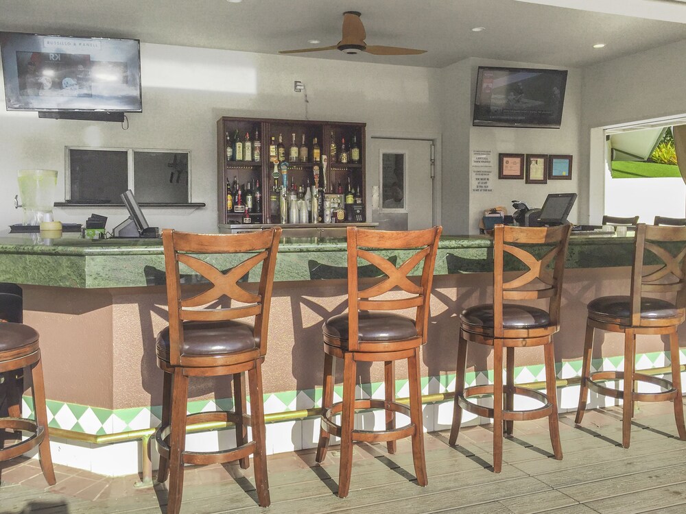 Hotel Bar
