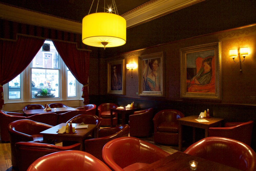Hotel Lounge