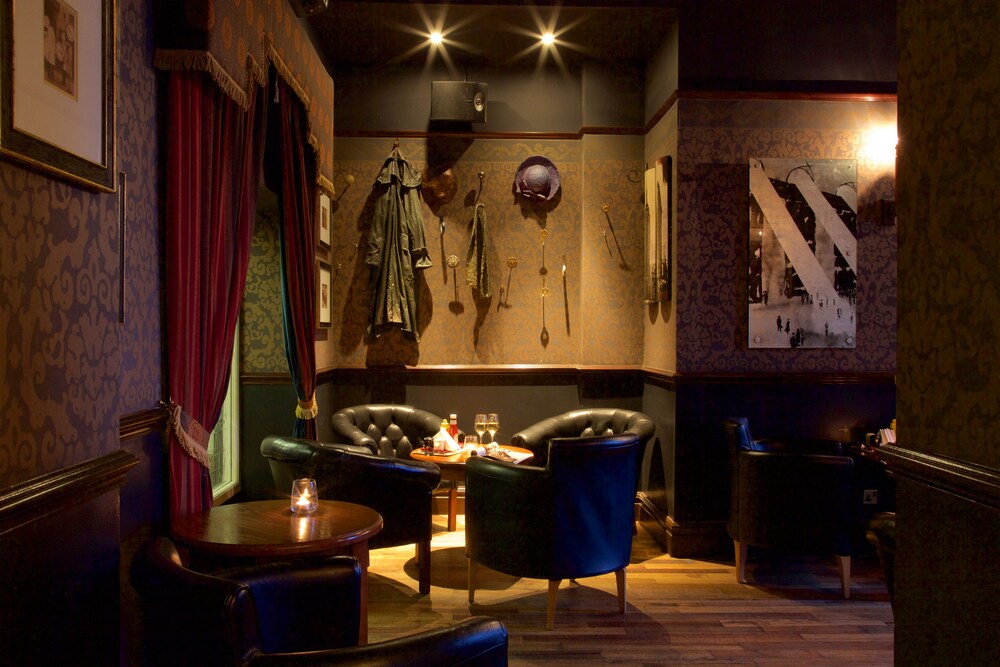 Hotel Bar