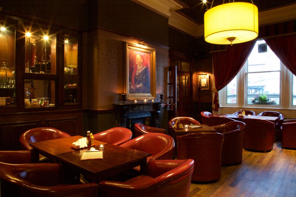 Hotel Lounge
