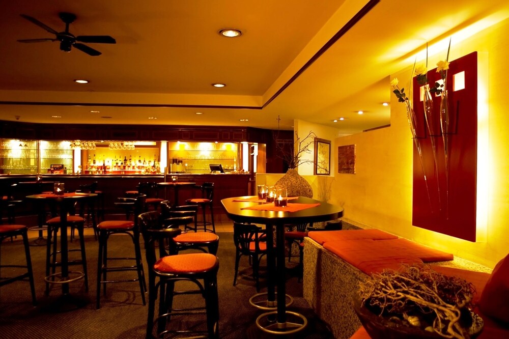 Hotel Bar