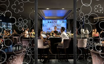 Hotel Bar