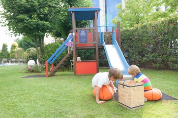 Childrens Play Area - Outdoor