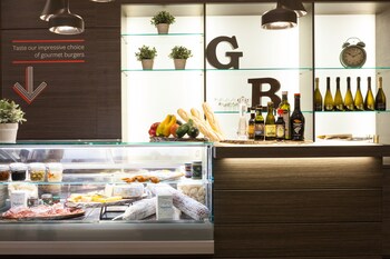 Hotel Bar