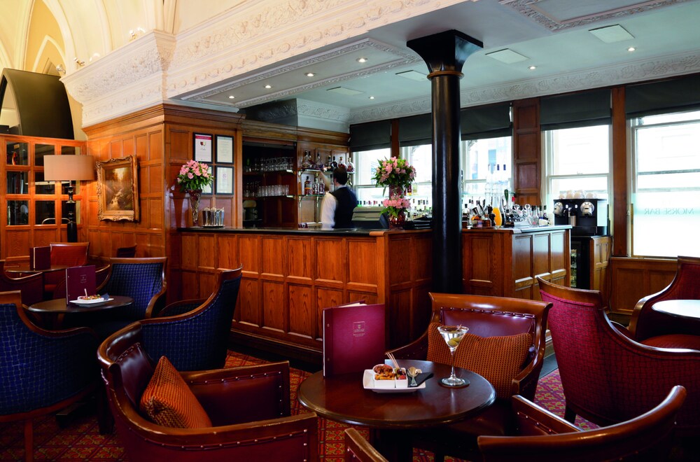 Hotel Lounge