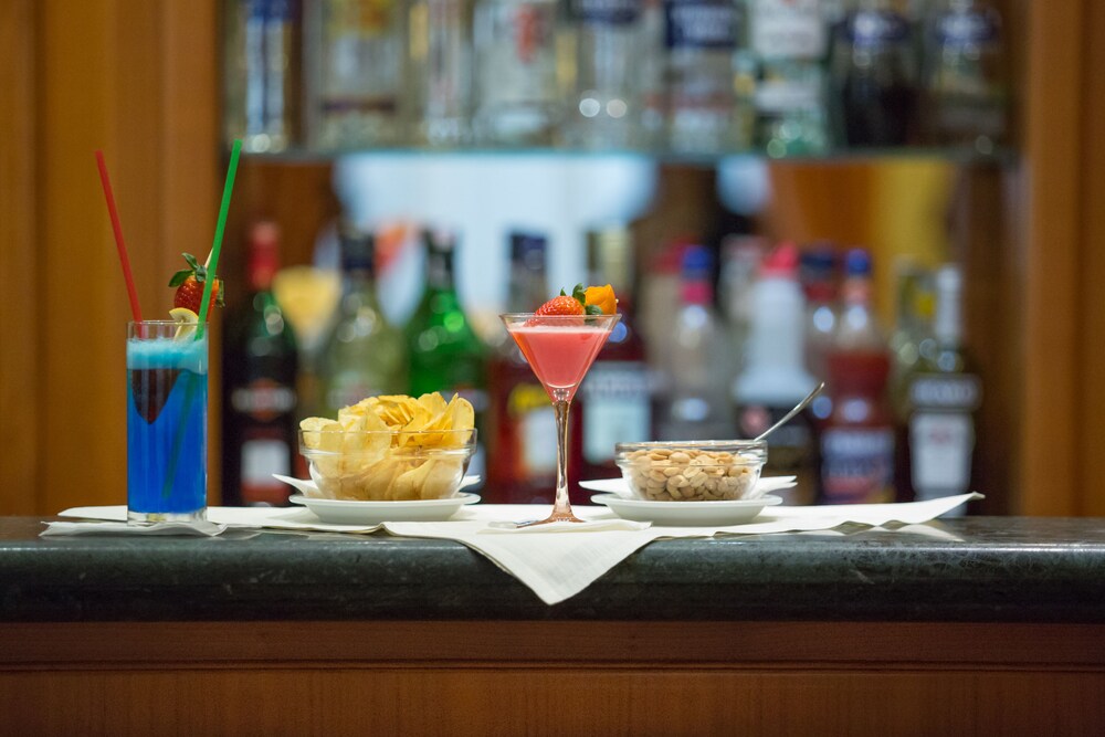 Hotel Bar
