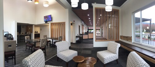 Clarion Inn & Suites Clackamas - Portland