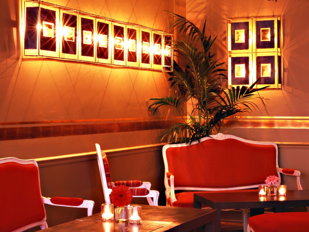 Hotel Bar