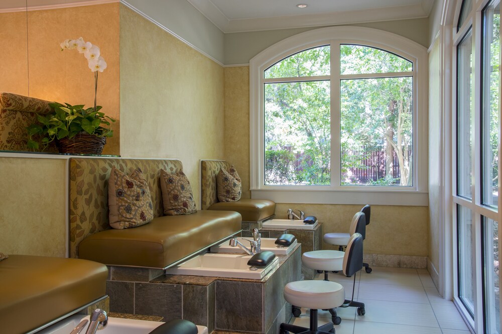 Nail Salon