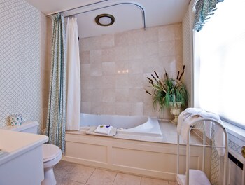 Jetted Tub