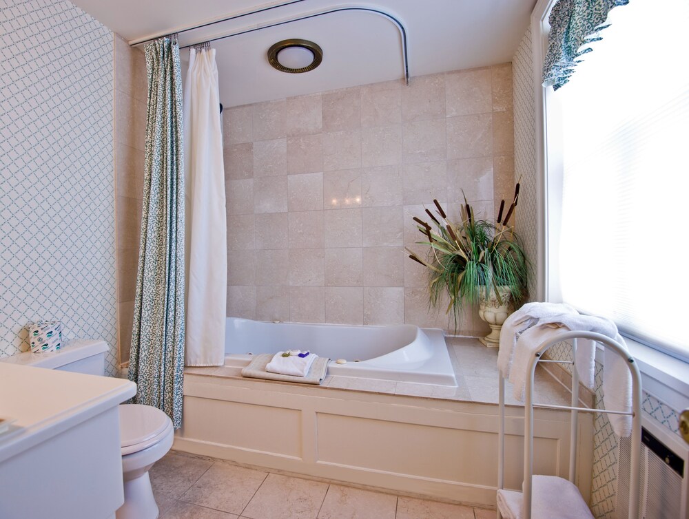 Jetted Tub