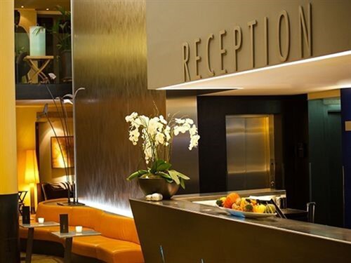 Central Plaza Hotel
