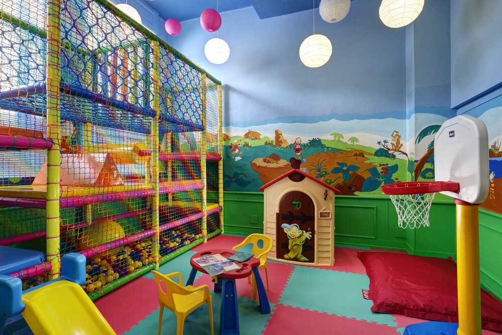 Area giochi per bambini (al coperto)