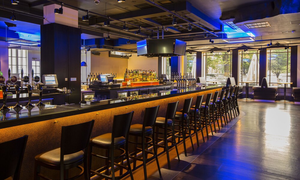 Hotel Bar