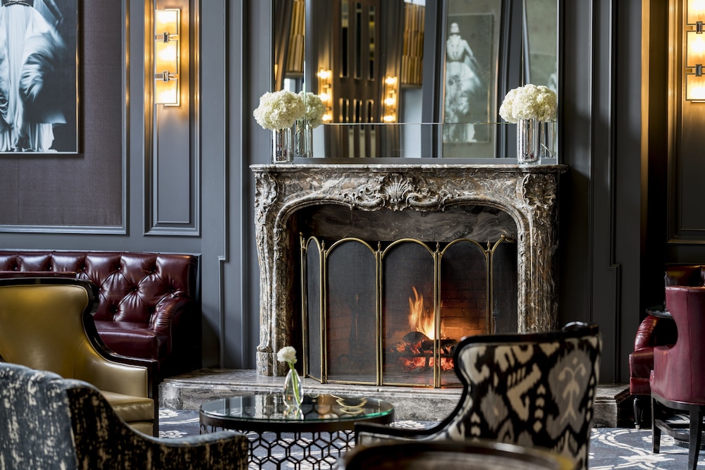 Hotel Bar