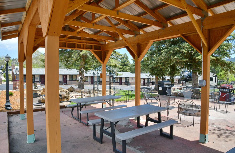 BBQ/picnic area, Murphy's Resort