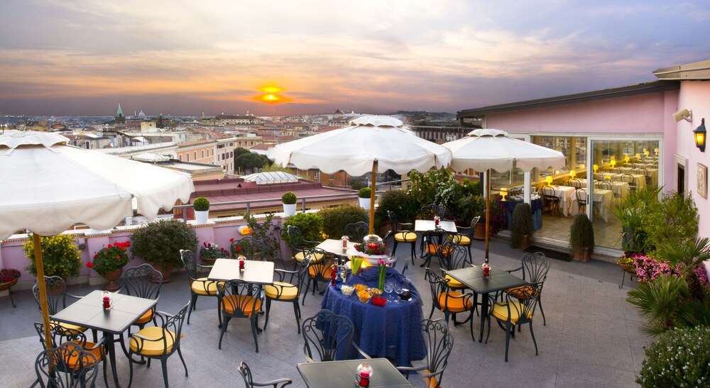 Hotel Bar