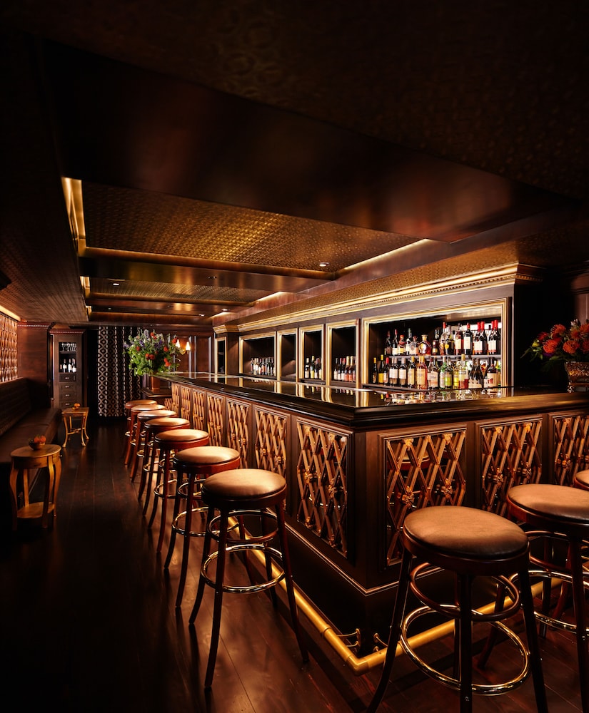 Hotel Lounge