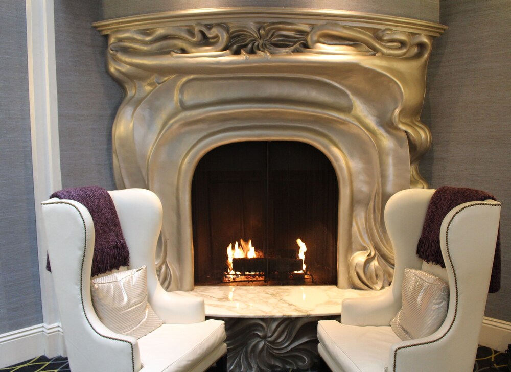 Fireplace, Galleria Park Hotel