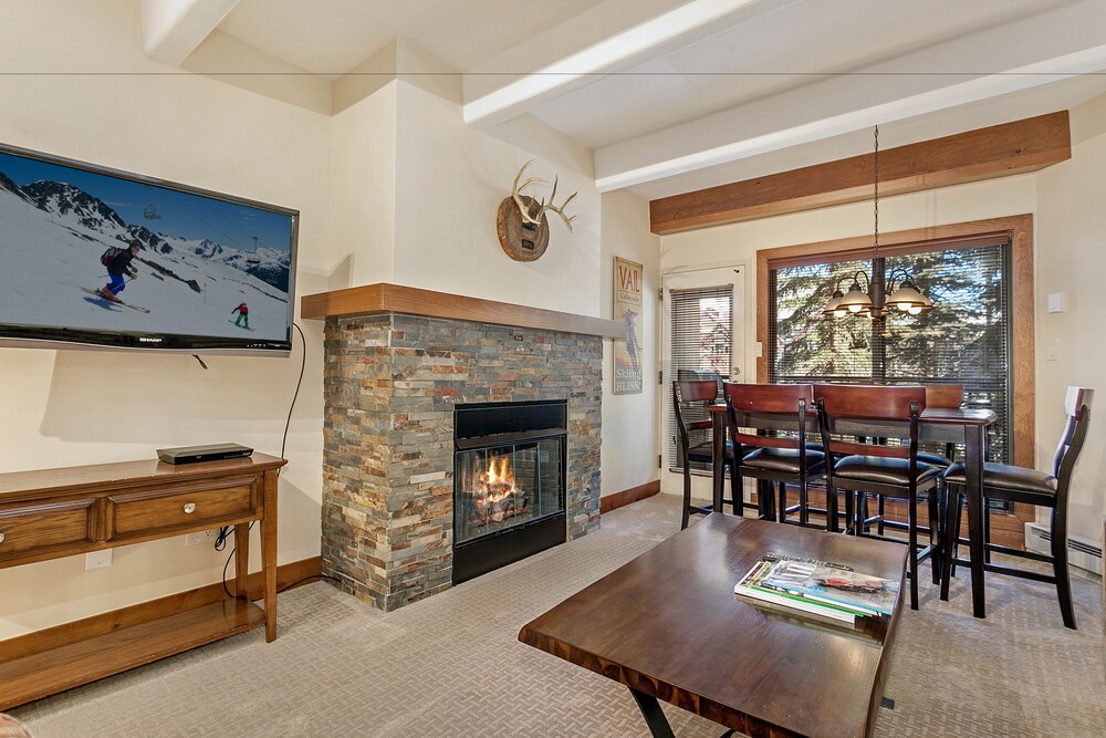 Condo, 2 Bedrooms, 2 Bathrooms - Living Area